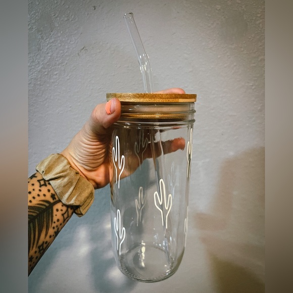 24oz Glass Mason Jar cup with bamboo lid and glass straw. - Picture 1 of 1